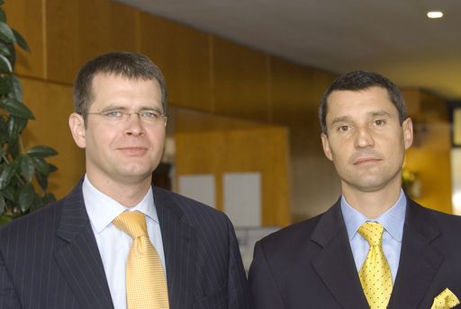 Fortrust II bietet unbegrenzte Renditechancen und
gleichzeitig hohe Sicherheit (v.l.n.r.) Guido Wohlfeil (Vorstand
MPC Münchmeyer Petersen Capital Austria AG); Ing. Peter Maierhofer
(Vorstand MPC Münchmeyer Petersen Capital Austria AG)
