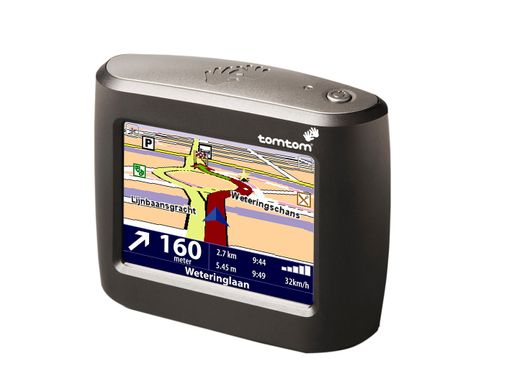 TomTom ONE verbindet ein neues, schlankeres und
handlicheres Design mit der mehrfach ausgezeichneten Software von
TomTom um bescheidene Euro 399,-