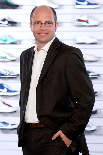 Hans-Martin Reh übernimmt mit 1. November 2005 die
Geschäftsleitung bei Nike Österreich und Slowenien.