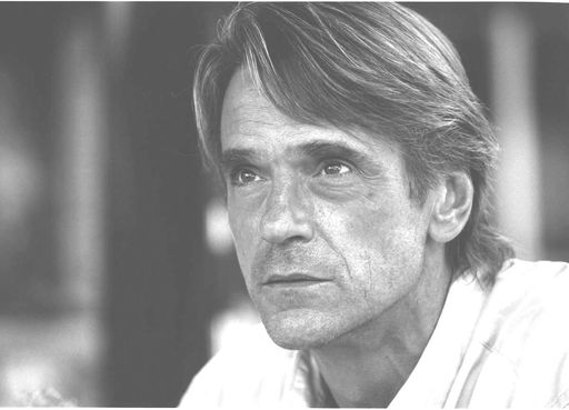  Oscar Preisträger Jeremy Irons leiht seine
weltberühmte Stimme zur Zeit der Bewerbung des Mozartjahres in den
USA. Die Österreich Werbung gewann ihn als Moderator einer
13-teiliegen Radioserie mit Konzertaufnahmen der Salzburger
Mozartwoche und der Wiener Philharmoniker.