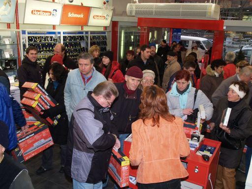 Vorschau Bild von Robert F. Hartlauer eröffnet exakt einen Monat vor
Weihnachten, am 24. November in der Mariahilfer Straße 61 ein
Hartlauer-Haus der Superlative