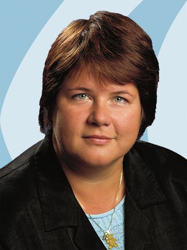 Vorschau Bild von Mit 1. August 2005 übernahm Mag. Alexandra
Schießer-Sucher den Gesamtbereich Marketing bei Essilor Österreich.
Die Niederösterreicherin mit langjährigen Erfahrungen aus dem
Markenartikelbereich (FMCG) sieht im Essilor Unternehmensleitspruch
und Ziel "Die Welt besser sehen", dem sich Essilor seit Jahrzehnten
verpflichtet sieht, ein breites Betätigungsfeld.