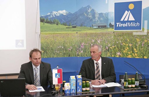 v.l.n.r.: GF Hans Geisler Obmann Hans Schweiger
http://pressefotos.at/m.php?g=1&u=38&dir=200604&e=20060425_t&a=event