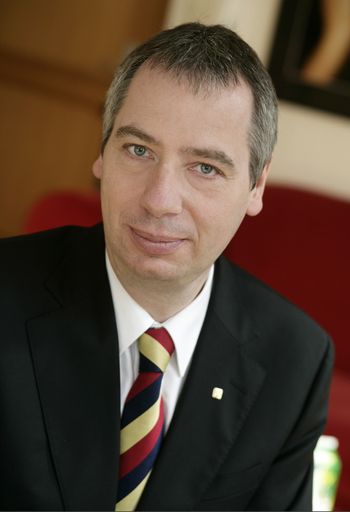 Gerhard Heine (45) ist für die Leitung des
Maklervertriebs in ganz Österreich zuständig.