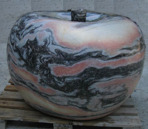 Apple aus Gummerner Marmor ca. 4 t