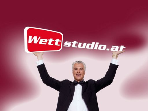 Vorschau Bild von Anpfiff zum größten Fußball WM Gewinnspiel aller Zeiten auf Wettstudio.at. Ab sofort startet das bisher größte Fußball WM Gewinnspiel aller Zeiten. im Bild: Toni Polster mit wettstudio.at Logo