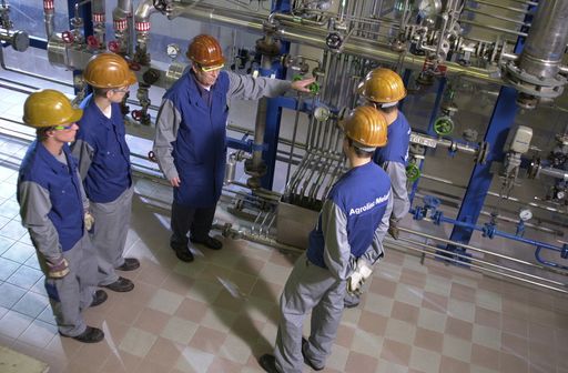 Exzellente AMI Lehrlingsausbilung mit ausgezeichneten Lehrabschlüssen im Berufsbild Chemieverfahrenstechniker bestätigt