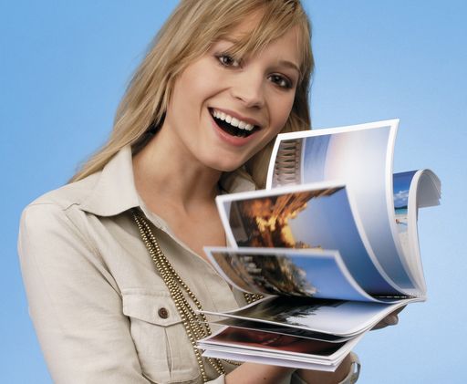 Fotoalbum Easy: Mit dem Medium (Speicherkarte oder CD) zu Hartlauer kommen und genau in der Reihenfolge, in der die Bilder auf der Speicherkarte sind, werden die Fotos im Großformat 13x18 zu einem spiralisierten Fotoalbum gedruckt.
