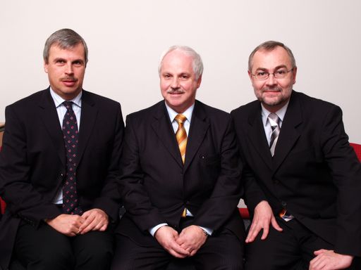  BAWAG P.S.K. Leasing Geschäftsführung Harald Haider, Friedrich Primetzhofer und Rudolf Fric mit starkem erstem Halbjahr (v.l.n.r.)