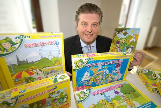 Markus Weber (Geschäftsführer Brevillier-Urban Gruppe / Jolly)
Weitere abdruckfähige, honorarfreie Bilder finden sie unter http://pressefotos.at/m.php?g=1&dir=200608&u=1&a=event&e=20060824_j