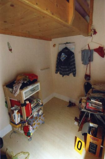 Vorschau Bild von Das Repro zeigt  die Innenansicht des Verlieses von Natascha Kampusch, aufgenommen am Donnerstag, 24. August 2006.