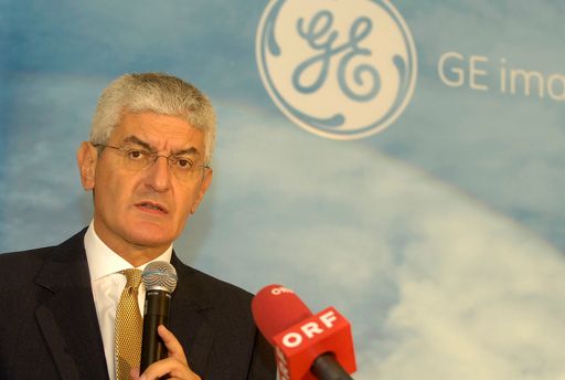  Ferdinando Beccalli-Falco (President & CEO GE International)
http://pressefotos.at/m.php?g=1&u=1&dir=200609&e=20060907_g&a=event