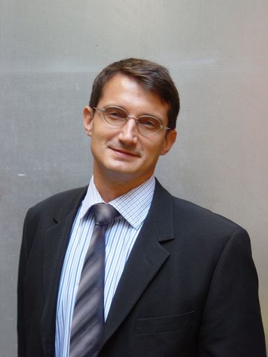  "Der Kunde der Zukunft konfiguriert seine Produkte und Dienstleistungen selbst." Im Bild: Mag. Paul Blazek, Geschäftsführer von cyLEDGE.