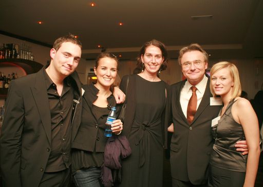 Mitarbeiter von Reichl und Partner
Weitere druckfähige honorarfreie Bilder finden sie unter:
http://pressefotos.at/m.php?g=1&u=19&dir=200611&e=2061123_r&a=event