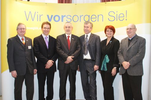 Link: http://pressefotos.at/m.php?g=1&dir=200701&u=43&a=event&e=20070117_n
v.l.n.r: NÖGKK Bezirksstellenleiter Tulln Wolfgang Biegler; OA Dr. Andreas Beinhauer (3.Med.Abt. Kardiologie Landesklinikum, NÖGKK Willi Moik (Gesamtkonzept Gesungheit und Prävention), Dr. Karl Diehl (Vorsitzender des Berufsverbandes der Urologen), Mag. Andrea Pavlik (Österreichische Krebshilfe NÖ), Kurt Hiess (Obmann des Dachverbandes der NÖ Selbsthilfegruppen)