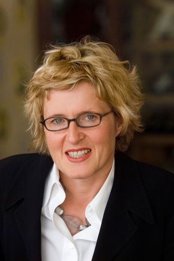  Mag. Elisabeth Mattes, Konzernsprecherin Telekom Austria Gruppe