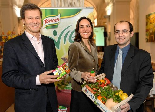 http://pressefotos.at/album/1/1/200701/20070123_k/
v.l.n.r.:  Mag. Udo Machat (Direktor Marketing Foods Unilever Austria GmbH), Barbara Angela Schmid (Ernährungsexpertin), Dr. David Pfarrhofer (Institutsvorstand market Institut)
