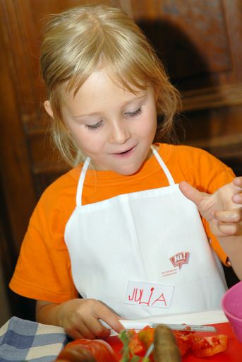 Vorschau Bild von JA! NATÜRLICH GENUSS-WERKSTATT 2006: Kochen macht auch den Kleinsten Spaß!