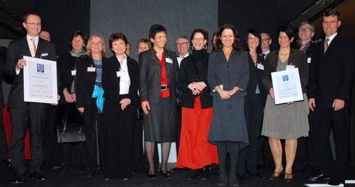 Österreichs Beste Arbeitgeber 2007 - Vertreter der Top 5 Sieger-Unternehmen 1. Procter & Gamble Austria GmbH, 2. Oracle Austria GmbH, 3. Raiffeisenlandesbank Vorarlberg reg. Gen.m.b.H., 4. Trodat GmbH & Co KG, 5. dm drogerie markt GmbH