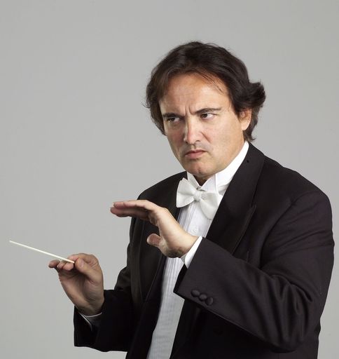 Vorschau Bild von Dirigent Jorge Uliarte - Gründer der "Südlichsten Festspiele der Welt"