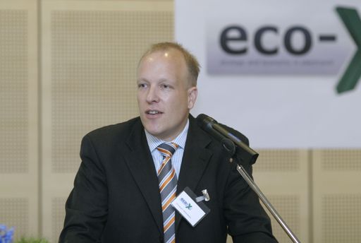  Ausgangspunkt der ECO-X ist die E-Schrott-Richtlinie WEEE der Euorpäischen Union. Die Direktive zielt auf eine finanzielle Verantwortung der Hersteller für ihre Produkte und deren Verwertung ab. im Bild: Christoph Herrmann, Chairman der ECO-X