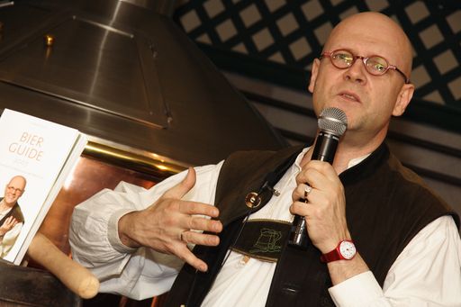 Conrad Seidls "Bier Guide 2007"
Im Bild: Conrad Seidl (Bierpapst)
http://pressefotos.at/m.php?g=1&u=43&dir=200703&e=20070307_c&a=event