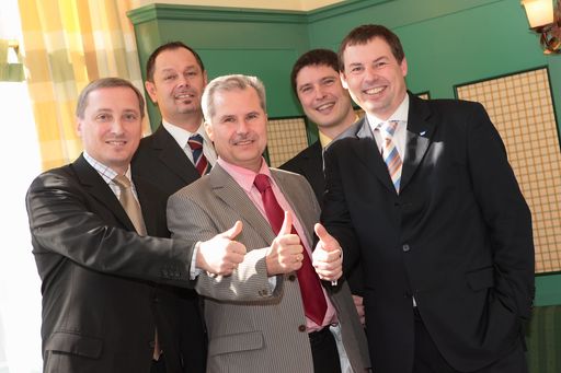  v.l.n.r.: Robert Leitner, Leiter Partnermanagement, SAP Österreich, Karl-Heinz Täubel, Geschäftsführung, unit IT, Johann Haydter, Account Management, unit IT, Christian Uidl, Channel Manager, SAP Österreich, Helmut Hochberger, Geschäftsführer b1 consulting
http://pressefotos.at/m.php?g=1&dir=200703&u=42&a=event&e=20070313_s