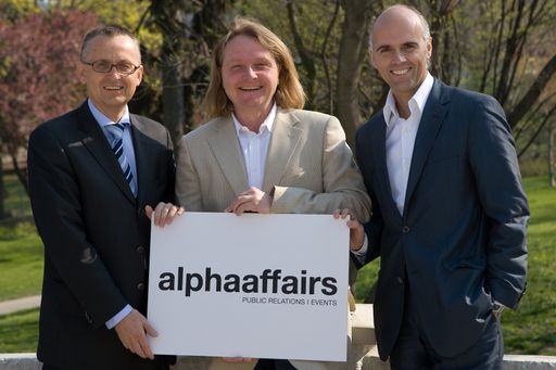 Neue Kraft am Kommunikationsmarkt
FCB Events & PR mit neuem Auftritt und neuem Partner
v.l.n.r.: Peter Sitte, Christoph Mahdalik, Rudi Kobza
http://pressefotos.at/m.php?g=1&u=42&dir=200704&e=20070403_a&a=event