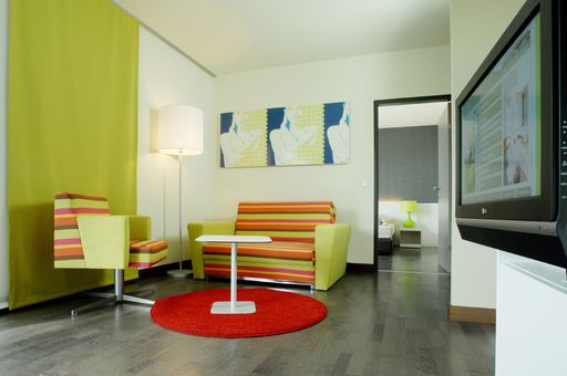 Vorschau Bild von "HARRY’s HOTEL HOME" in Hart bei Graz ist das exklusive Partnerhotel der erfolgreichsten Zirkusshow der Welt. Für 3 Tage bietet das neue, trendige Hotel vor den Toren von Graz ein attraktives Package um ¤ 155,- pro Person an.