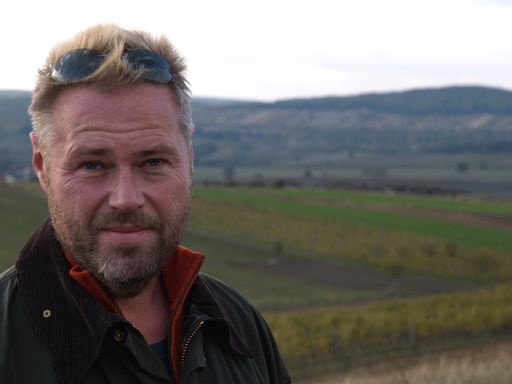 Eine kompetente Jury unter der Leitung des Präsidenten des Österreichischen Journalisten Clubs (ÖJC) Fred Turnheim ermittelte den zweiten Preisträger des "New Media Journalism Award": Helmut Spudich, Redakteur der Tageszeitung "Der Standard".