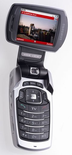 Mit dem neuen limitierten Samsung P910 von mobilkom austria können A1 Kunden erstmals Fernsehen am Handy mittels DVB-H testen.