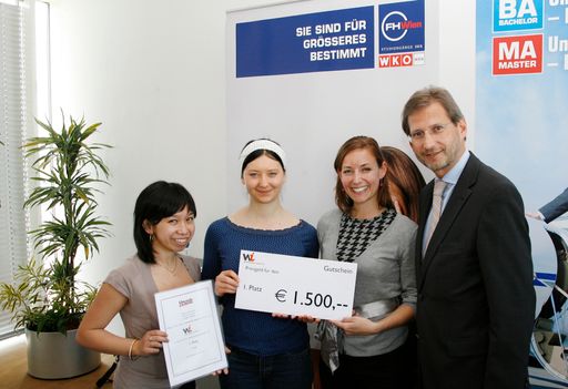  Platz 1: Konzept Wirtschaft integriert
Von links nach rechts: Denise Llanera, Christine Mader, Bianca Bernadi, BM Dr. Johannes Hahn
http://pressefotos.at/m.php?g=1&u=38&dir=200705&e=20070507_p&a=event