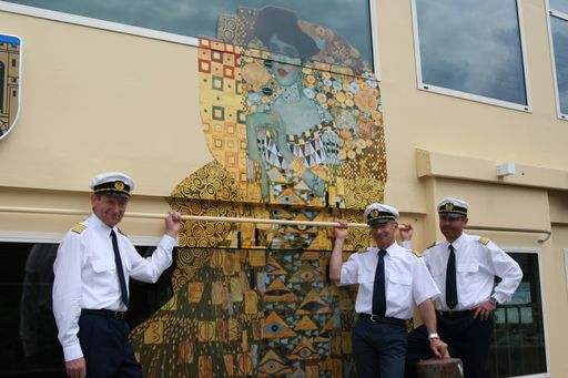 Vorschau Bild von Die Kapitäne von der Attersee Schiffahrt auf dem "Klimtschiff"