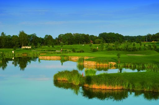 Vorschau Bild von Jaguar-Course: 18 Löcher, designt von Weltklassegolfer Bernhard Langer.