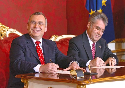  Pressefotopreis Objektiv 07. Gesamtsiegerbild sowie Siegerbild Kategorie Politik und Wirtschaft: "Ein Kindertraum wird wahr" von Clemens Fabry.