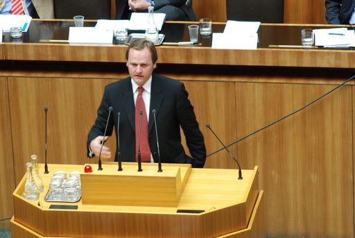 ÖHV-Präsident Sepp Schellhorn verlangt anlässlich der heutigen parlamentarischen Enquete die Erhöhung des ÖW-Budgets und eine europaweite Entzerrung der Reiseströme.