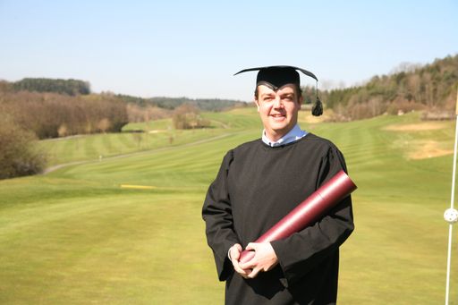 Matthias Wobornik, Geschäftsführer von Österreichs größter Golfanlage, absolvierte als erster Österreicher und Jahrgangsbester die Ausbildung des BVGA zum Golf Business Director