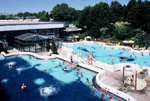 Vorschau Bild von Der günstige Sonnentarif gilt an allen heißen Tagen von Juni bis August, bei Tageshöchstwerten ab 25 Grad C - täglich aktuelle Infos unter http://www.oberlaa.at oder unter der gratis Infohotline 0800 801 800.