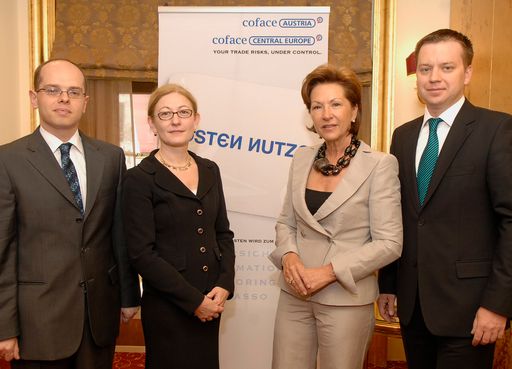 Vorschau Bild von v.l.n.r.: Yves Zlotowski, Senior Economist Coface International; Susanne Krönes, Head of Marketing and Communications; KR Martina Dobringer, CEO Coface Austria & Coface Central Europe; Cristian Ionescu, Managing Director Coface Romania
