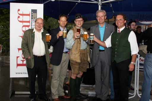 v.l.n.r.: Hans Dibold (Herausgeber Falstaff Magazin); Klaus Buttenhauser (Chefredakteur Falstaff Magazin); Bierpapst Conrad Seidl; Karl Schwarz (Eigentümer Zwettler-Brauerei); Karl Trojan (Eigentümer Schremser Brauerei)
http://pressefotos.at/m.php?g=1&u=43&dir=200706&e=20070606_f&a=event