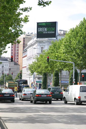 Vorschau Bild von Die 54m? CityChannel- Videowall am Europaplatz Ð einem der frequentiertesten Knotenpunkte Wiens Ð sorgt für einen impactstarken Auftritt.