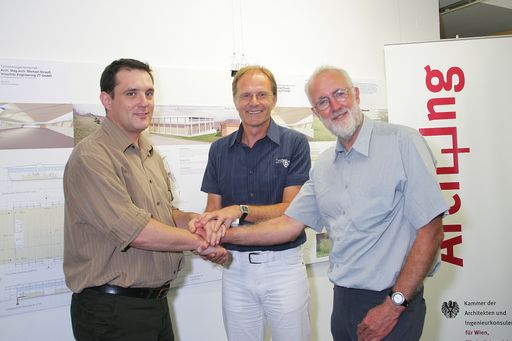 Vorschau Bild von Architekt Michael Strauß, Andreas Gobiet, Präsident der Architektenkammer Wien/NÖ/Bgld, Peter Kai, Sterntalerhof