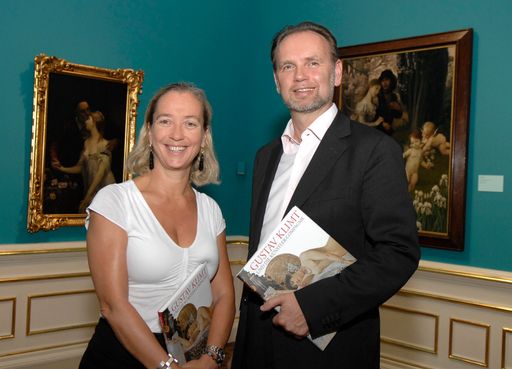 v.l.n.r.: Dr. Agnes Husslein-Arco (Direktorin Belvedere), Mag. Dr. Alfred Weidlinger (Kurator)
http://pressefotos.at/album/1/1/200706/20070619_b/