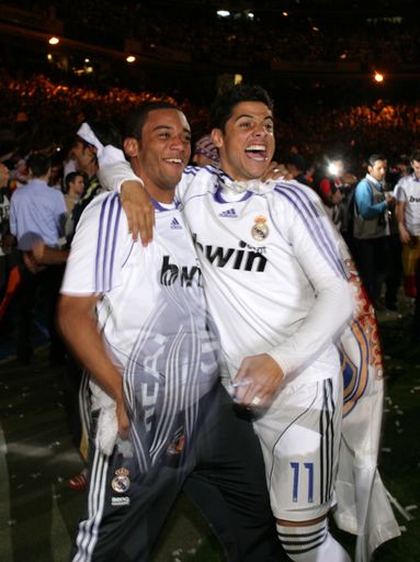 Vorschau Bild von Real Madrid: Marcelo (BRA) rechts und Cicinho (BRA) links