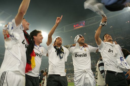 Vorschau Bild von Real Madrid im Uhrzeiger: Sergio Ramos (ESP), Antonio Cassano (ITA), Torres (ESP), Diego Lopez (ESP)  und  Antonio Reyes (ESP)