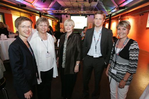 Vorschau Bild von Von der Liechtensteiner IHK Brigitte Haas, Utnernehmensberaterin Sieglinde Götze und Vorsitzende von Frau in der Wirtschaft Vorarlberg Evelyn Böhler, Markus Goop von der Skunk AG Vaduz und Christina Jacquat von Firma Jacom in Bendern beide Liechtenstein