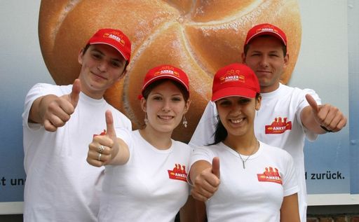 Lehrlinge suchen Lehrlinge - Die Anker-Lehrlingsfiliale "rollt" im Sommer durch Wien und sucht nach Verstärkung