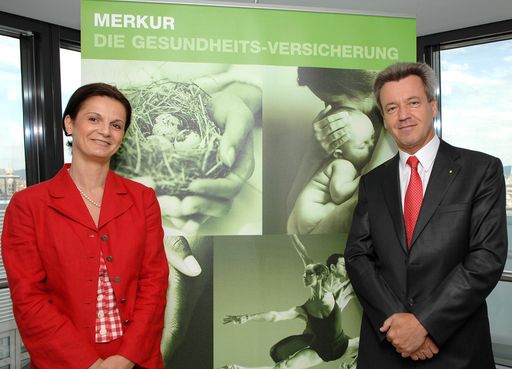 Mit dem Vorsorgeprogramm ego4you unterstützt die Merkur ihre KundInnen bei der Gesundheitsvorsorge. Im Bild v.l.n.r.: Dr. med. Andrea Medenjak (Leitung Gesundheitsdienstleistungen Merkur Versicherung AG) und Mag. Peter Kranz (Vorstandsdirektor Merkur Versicherung)

Weitere Bilder abrufbar unter:
http://pressefotos.at/album/1/1/200706/20070629_m/