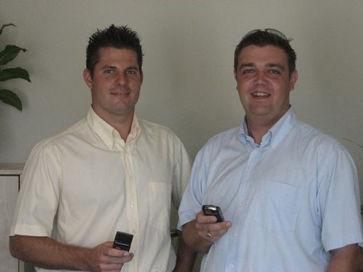 Vorschau Bild von Harald Winkelhofer, GF von  IQ mobile, und Matthias Wobornik, GF der Folfschaukel Lafnitztal stellen die gemeinsame Kooperation am Mobile Marketing-Markt vor.