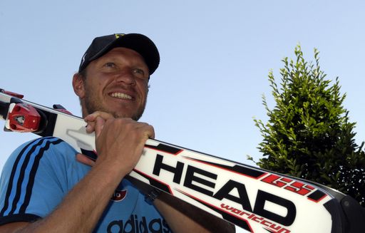 Vorschau Bild von Hermann Maier bei der Vertragsunterzeichnung mit HEAD